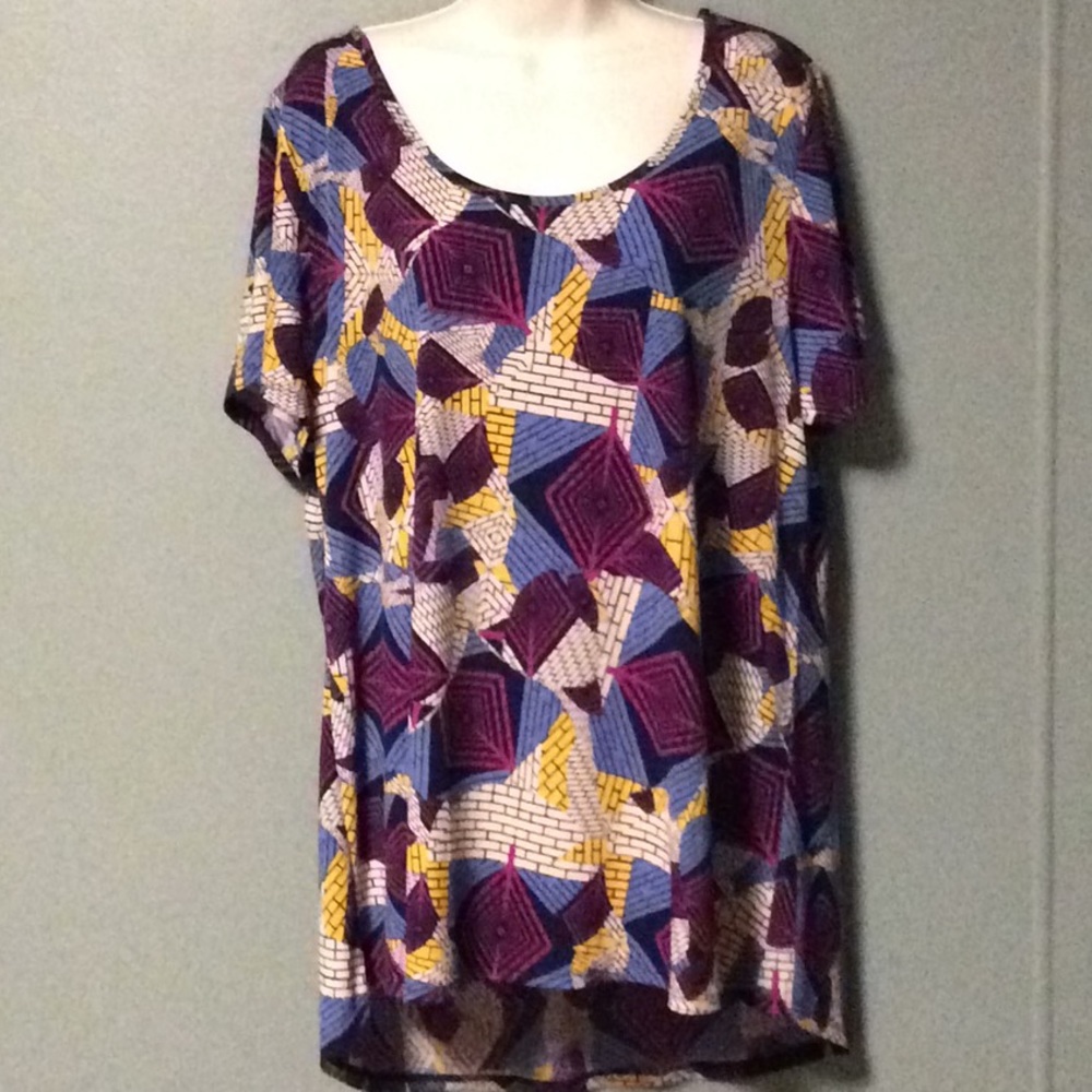 NWT LuLaRoe Classic Tee